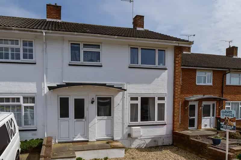 3 Bedroom Terraced House For Sale Near Ifield Station