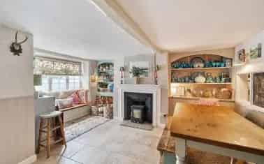 Grade II Listed Cottage Beaminster Town Centre
