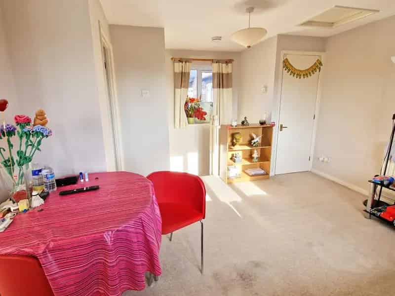 1 Bedroom House For Sale - No Onward Chain