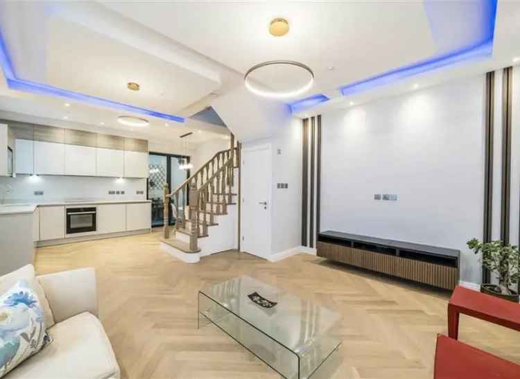 House For Sale in London, England