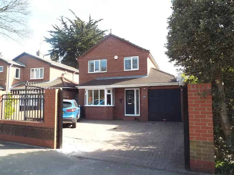 3 4 Bedroom Detached House For Sale