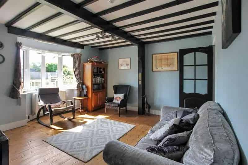 9 Bedroom Seaside Guest House for Sale