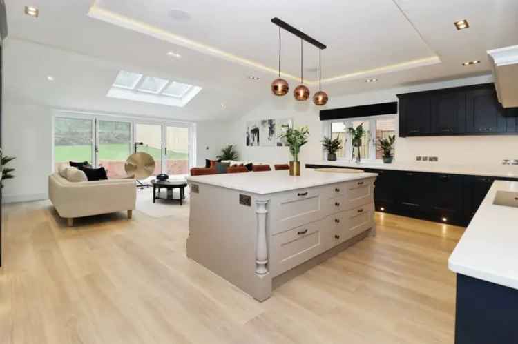 House For Sale in Filton Road, Moorend, England