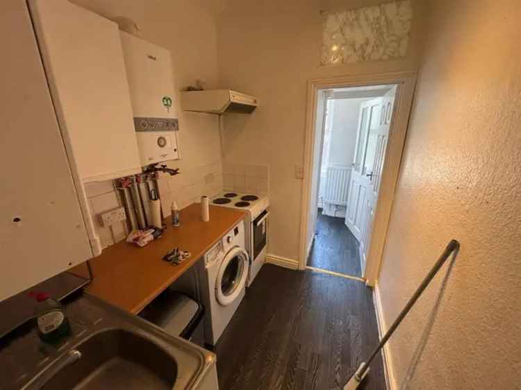 1 Bedroom Flat Above Shop - City Centre Living
