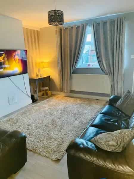 Large Family Home Near Schools and Transport Links