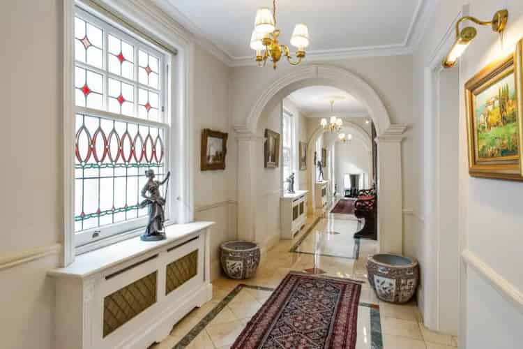 3 Bedroom Flat for Sale in Kensington
