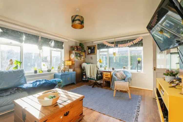 3 Bed Detached House with Off-Road Parking and Garden