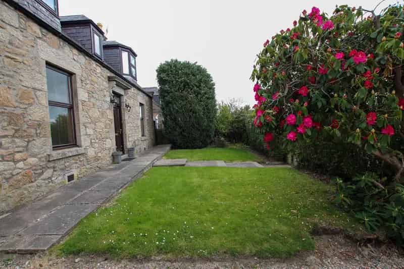 Charming Detached House in Huntly Near Schools and Amenities