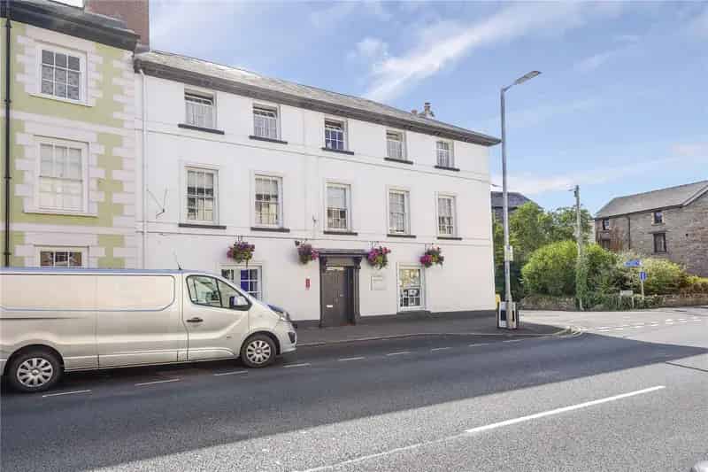 10 Bedroom Guest House for Sale Watton Brecon
