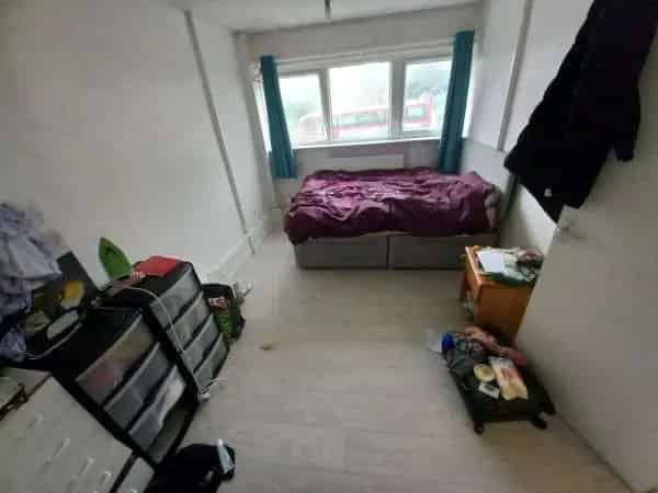 2 Bed Ground Floor Maisonette Near Parks and Shops