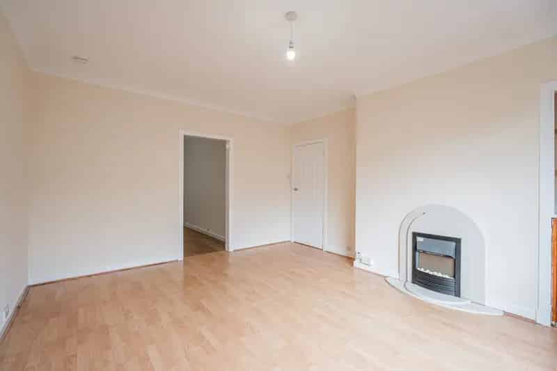 Spacious 2-Bedroom Flat in Falkirk - Unfurnished