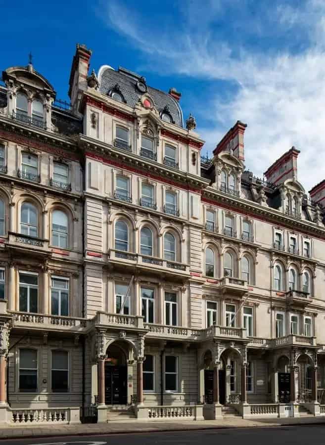 Grosvenor Gardens Offices and Maisonette for Lease