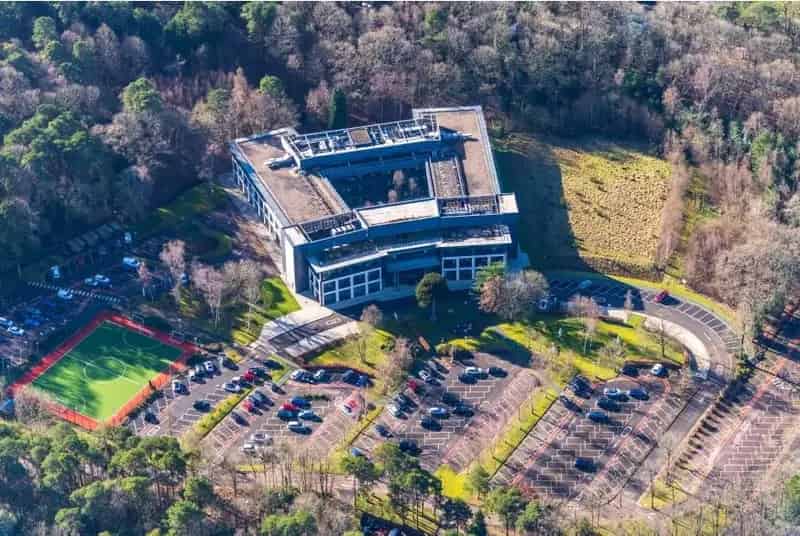 120187 sq ft Campus Office Building with Gym and Parking