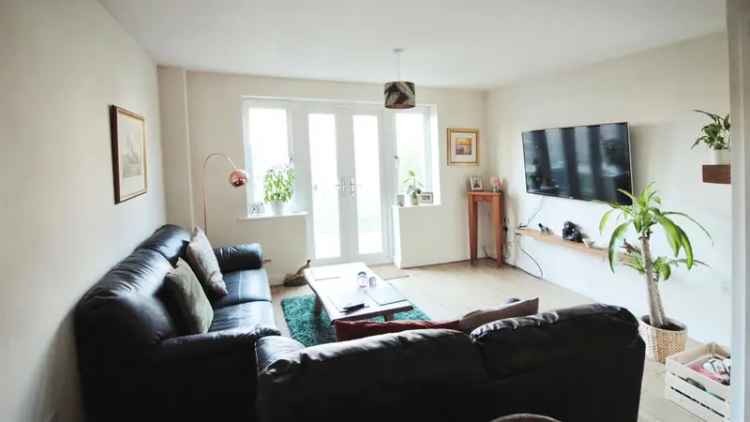4 Bedroom Town House House to Rent