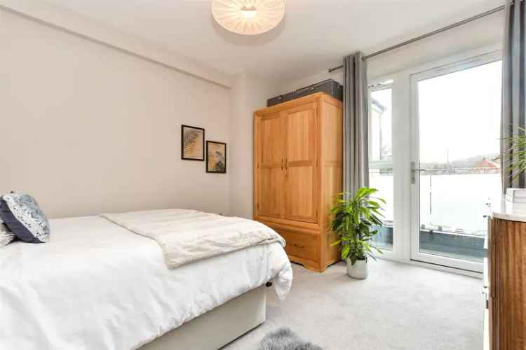 1 Bedroom Apartment for Sale near Dorking High Street