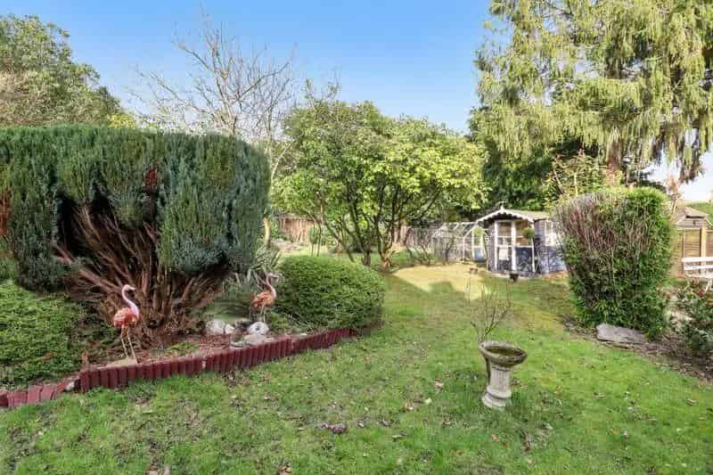 3 Bed House for Sale Windlesham - Large Garden Potential to Extend