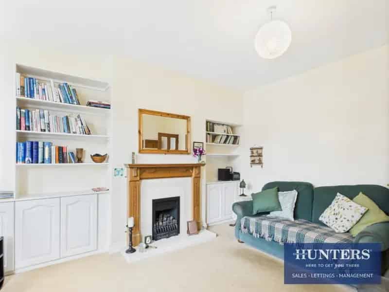 2 bedroom House
 For Sale 
Total Size: 717 SQ FT