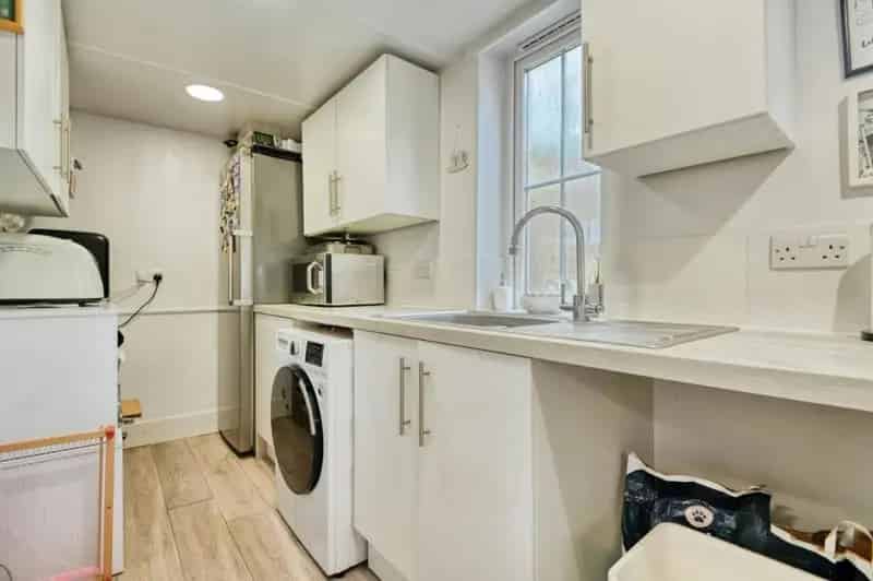 5 Bed Detached House for Sale Spacious Family Home