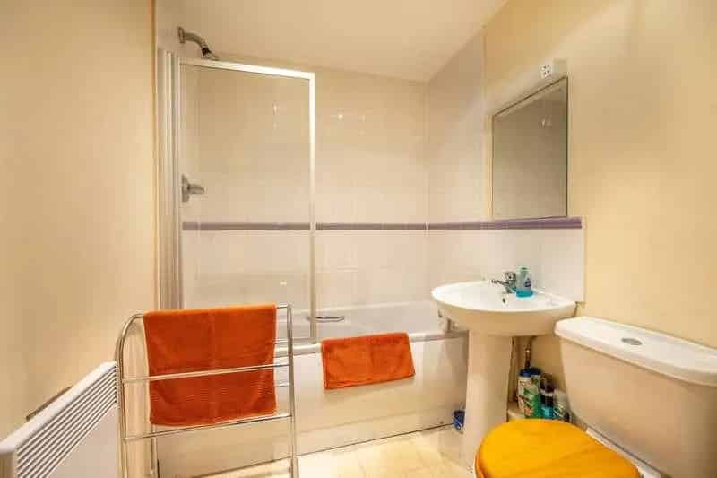 1 Bed Flat for Sale near High Street