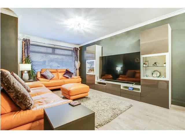 3 Bedroom Detached Bungalow for Sale in Winchburgh