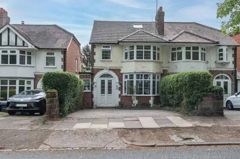 4 Bedroom Semi-Detached House for Sale
