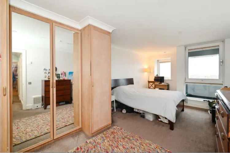Spacious 3-Bedroom Apartment in St John's Wood with Balcony and Modern Amenities