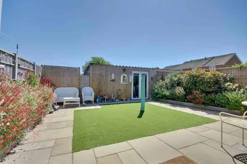 2 Bed House for Sale Modern Amenities Low Maintenance Garden