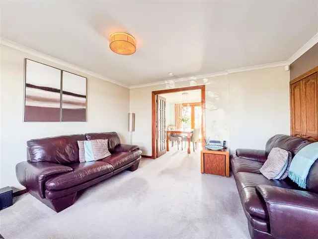 3 Bedroom Semi Detached House for Sale Stonehouse