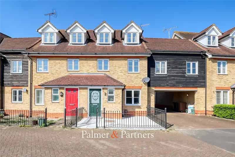 4 Bedroom Semi-Detached House for Sale