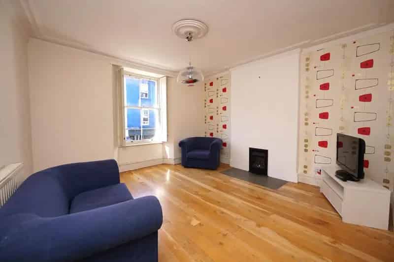 Mixed Use Premises Investment Opportunity Two Bedroom Maisonette