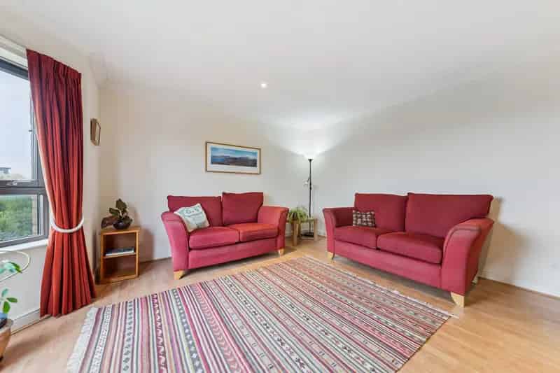 Spacious 3-Bedroom Duplex Apartment Southside Glasgow