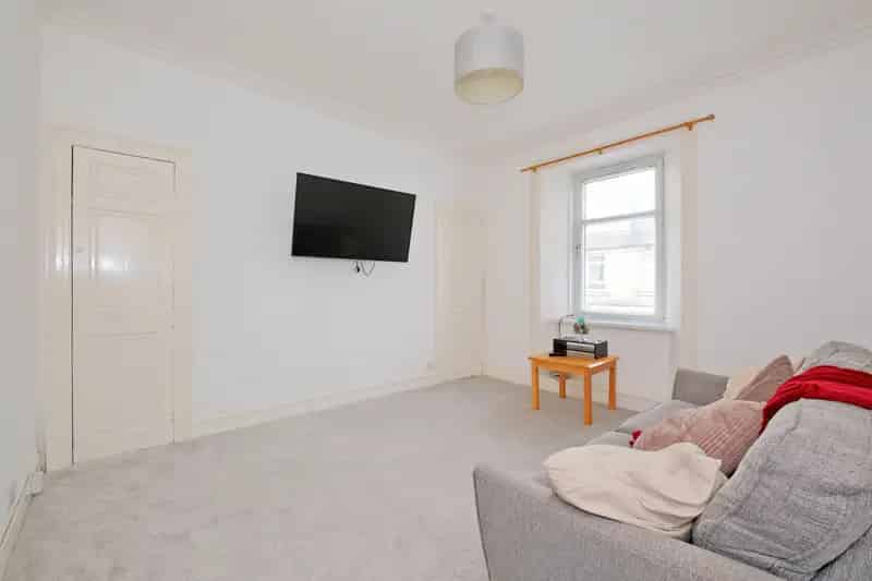 1 Bedroom Flat City Centre Aberdeen Part Furnished