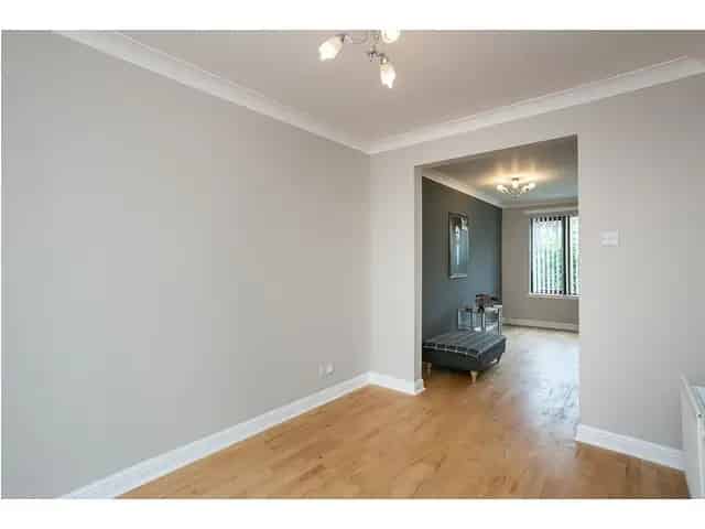 3 Bedroom Detached House for Sale in Loanhead