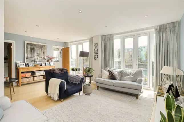 4 Bedroom End Terrace House for Sale Wapping E1W