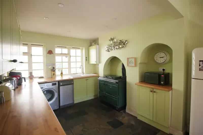 3 Bedroom Character Cottage Netley Abbey Southampton
