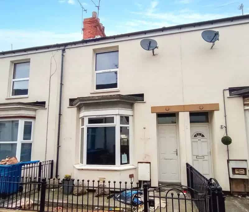 2 Bedroom Terraced House for Sale at Auction
