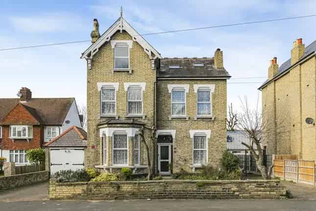 7 Bedroom Detached House for Sale in Thornton Heath