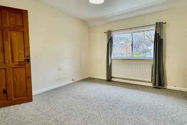 Semi Detached House To Rent Summerleaze Bristol BS16