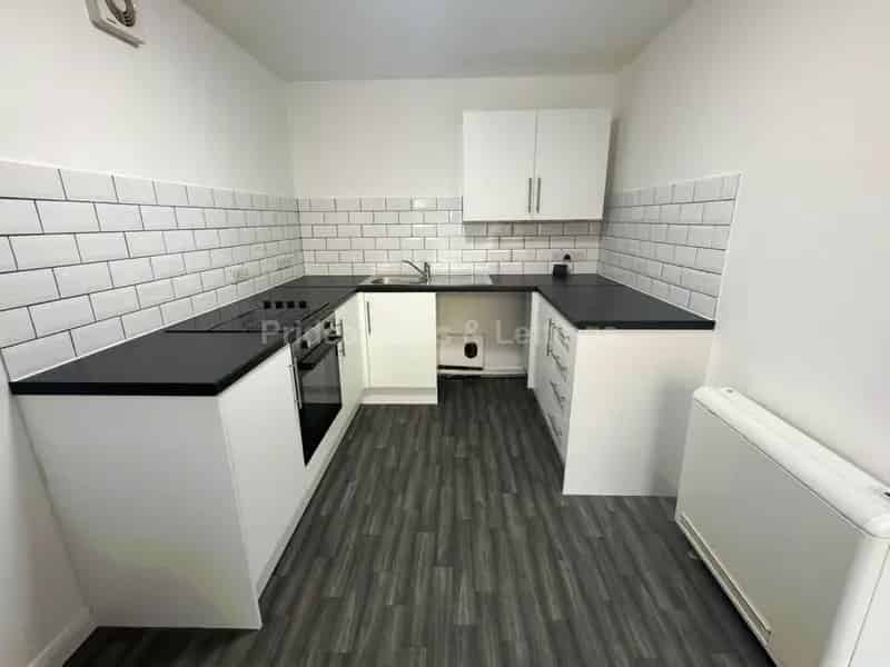 2 Bedroom Semi-Detached House to Rent