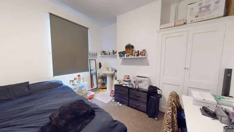 5 Bedroom Student House Near Brighton University