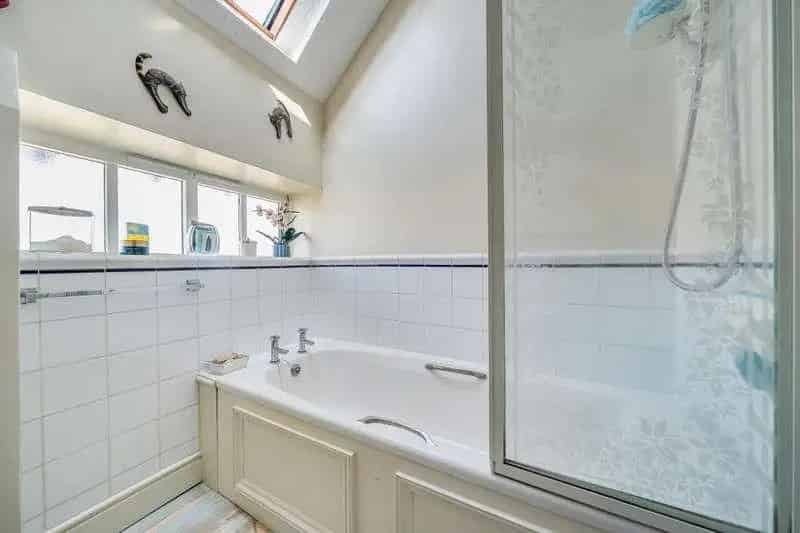 2 Bed Grade II Listed Barn Conversion