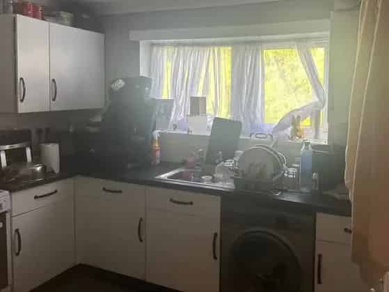 Lovely 2 Bed House in Newhaven with Parking and Garden