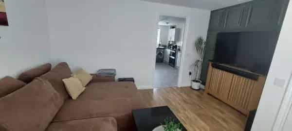 2 Bed Semi-Detached House Near Amenities