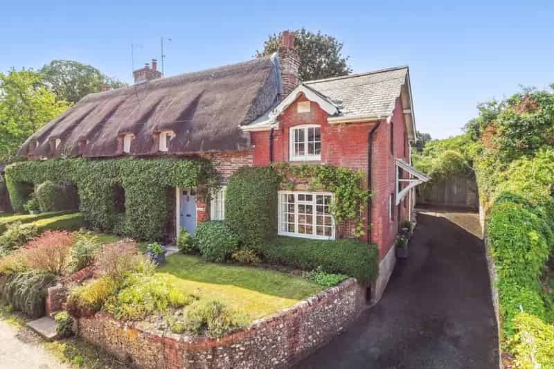 4 bedroom House
 For Sale