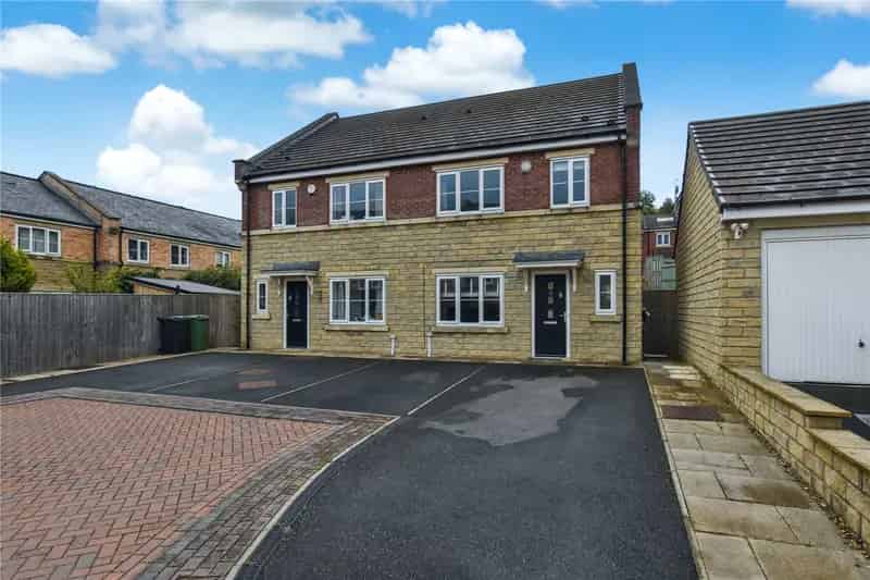 3 Bed Semi-Detached Home Newlay Open Plan Living Landscaped Garden