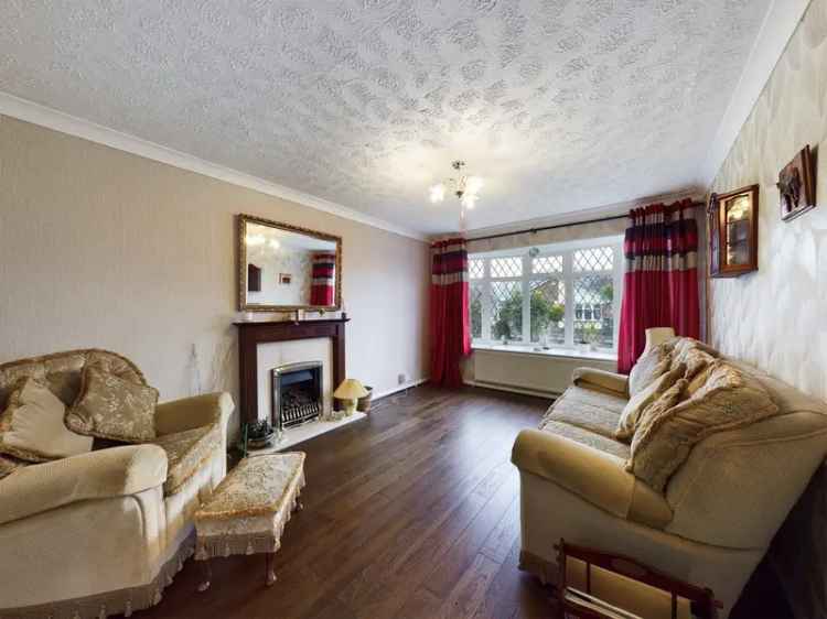 Bungalow For Sale in Doncaster, England