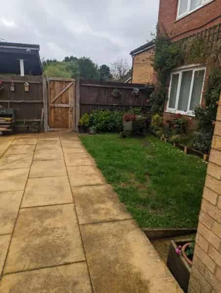 2 Double Bed Apartment Large Living Area and Bathroom
