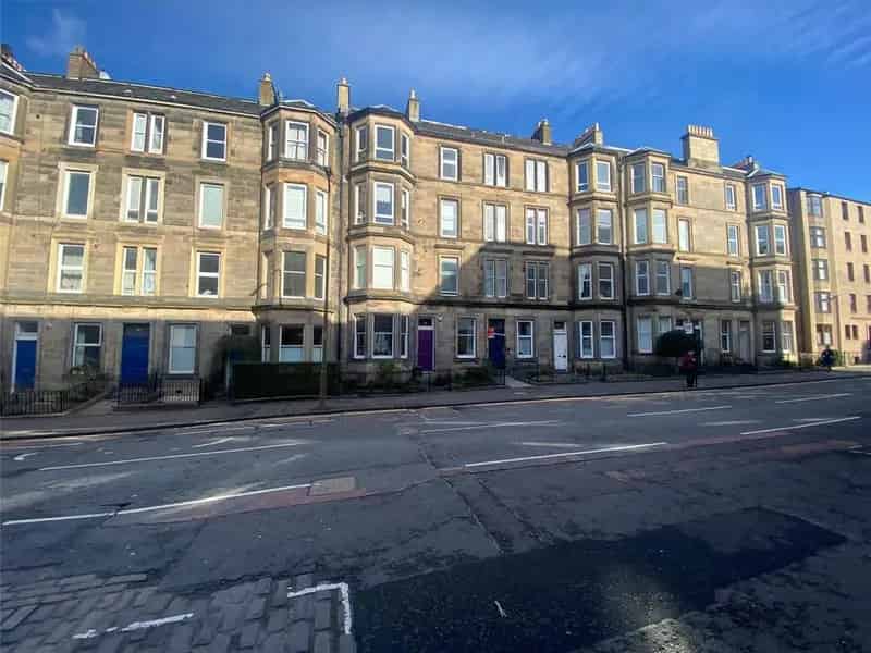 2 Bedroom Apartment to Rent in Edinburgh's Georgian New Town