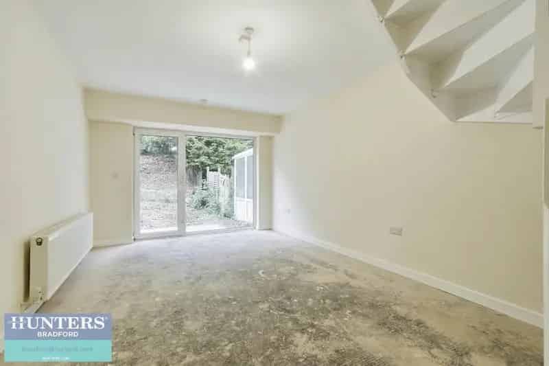 6 Bedroom Semi Detached Bungalow For Sale