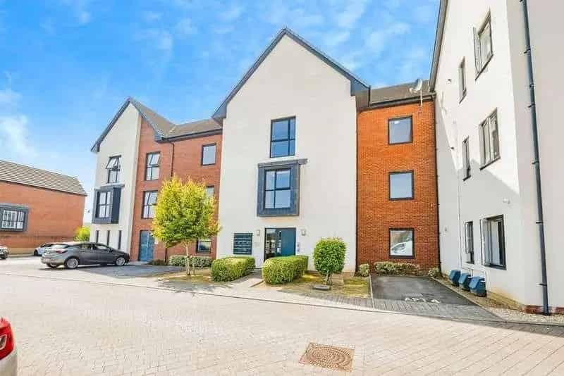 2 Bed Waterfront Apartment For Sale